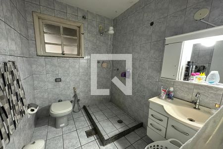 Casa à venda com 395m², 5 quartos e 2 vagas Casa à venda com 395m², 5 quartos e 2 vagasBanheiro da Suíte 3