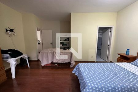 Casa à venda com 395m², 5 quartos e 2 vagas Casa à venda com 395m², 5 quartos e 2 vagasSuíte 2