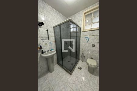 Casa à venda com 395m², 5 quartos e 2 vagas Casa à venda com 395m², 5 quartos e 2 vagasBanheiro da Suíte 2