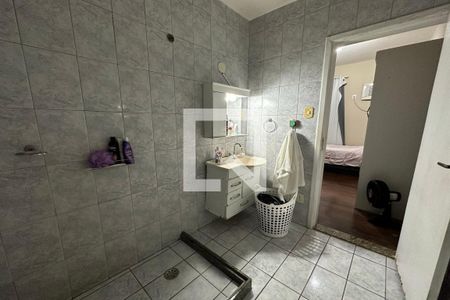 Casa à venda com 395m², 5 quartos e 2 vagas Casa à venda com 395m², 5 quartos e 2 vagasBanheiro da Suíte 3