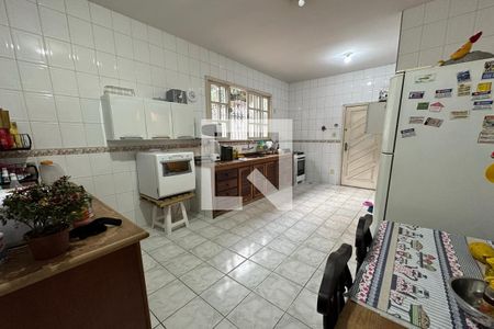 Casa à venda com 395m², 5 quartos e 2 vagas Casa à venda com 395m², 5 quartos e 2 vagasCozinha
