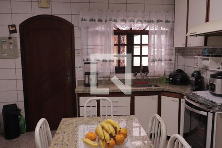 Casa à venda com 150m², 3 quartos e 2 vagasCozinha
