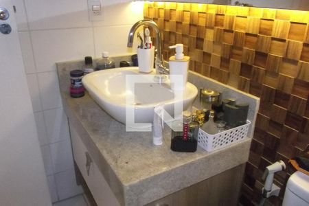 Apartamento à venda com 72m², 2 quartos e 1 vagaBanheiro 2