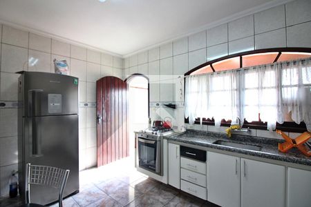 Casa à venda com 240m², 3 quartos e 6 vagasCopa e Cozinha 