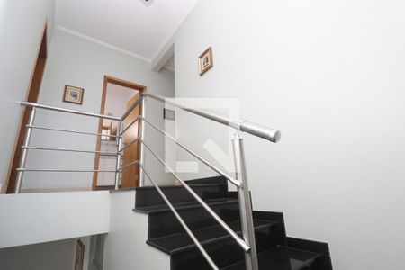 Casa à venda com 210m², 3 quartos e 3 vagasEscada