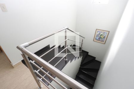 Casa à venda com 210m², 3 quartos e 3 vagasEscada