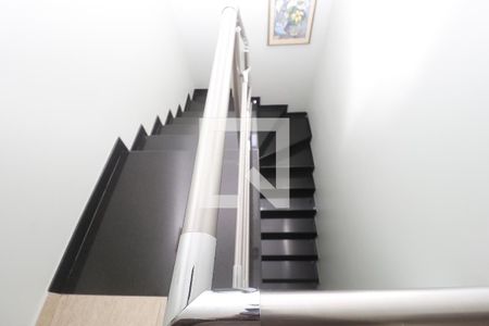 Casa à venda com 210m², 3 quartos e 3 vagasEscada