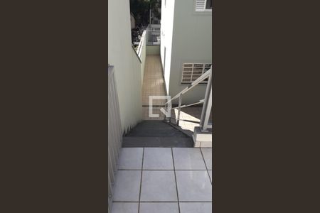 Casa à venda com 210m², 3 quartos e 3 vagasEscada