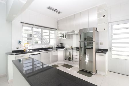 Casa à venda com 210m², 3 quartos e 3 vagasCozinha