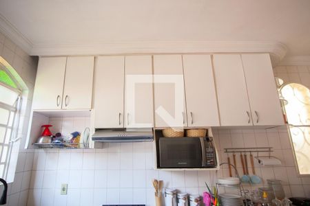 Casa à venda com 120m², 3 quartos e 3 vagas Casa à venda com 120m², 3 quartos e 3 vagasCozinha - Armários