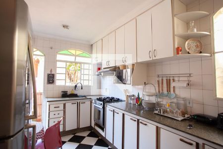 Casa à venda com 120m², 3 quartos e 3 vagas Casa à venda com 120m², 3 quartos e 3 vagasCozinha