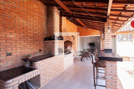 Casa à venda com 120m², 3 quartos e 3 vagas Casa à venda com 120m², 3 quartos e 3 vagasEspaço Gourmet