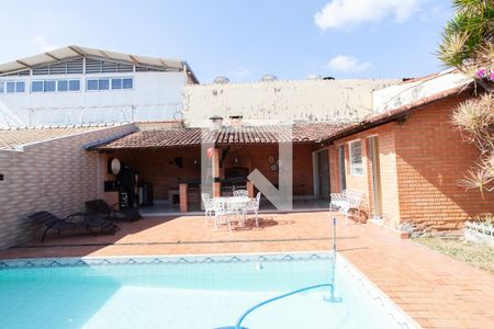 Casa à venda com 120m², 3 quartos e 3 vagas Casa à venda com 120m², 3 quartos e 3 vagasPiscina e Espaço Gourmet