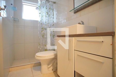 Banheiro de apartamento para alugar com 1 quarto, 40m² em Chácara das Pedras, Porto Alegre