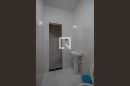 Casa de condomínio à venda com 120m², 3 quartos e 3 vagasBanheiro 2