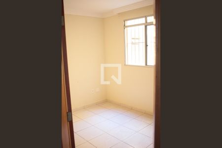 Quarto 2 de apartamento para alugar com 2 quartos, 57m² em Novo Eldorado, Contagem