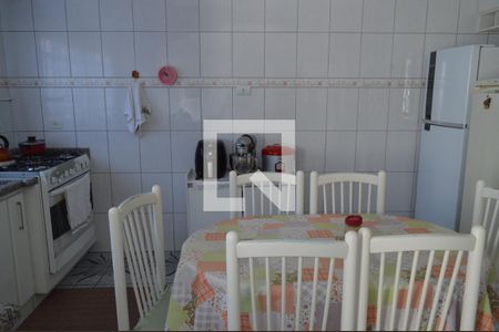 Casa à venda com 310m², 5 quartos e 3 vagasCozinha - casa fundo