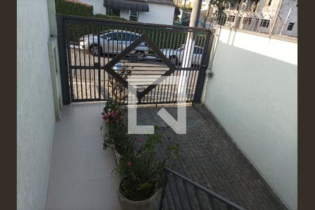 Casa à venda com 200m², 3 quartos e 6 vagas Casa à venda com 200m², 3 quartos e 6 vagasEntrada