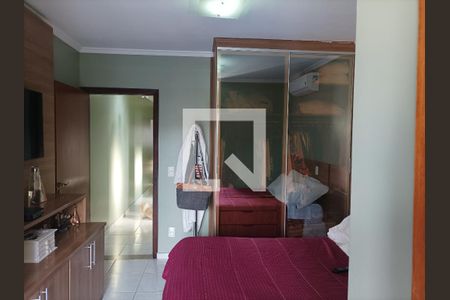 Casa à venda com 200m², 3 quartos e 6 vagas Casa à venda com 200m², 3 quartos e 6 vagasQuarto 01 Suíte