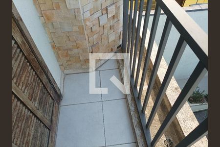 Casa à venda com 200m², 3 quartos e 6 vagas Casa à venda com 200m², 3 quartos e 6 vagasVaranda quarto 01