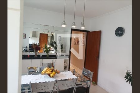 Casa à venda com 200m², 3 quartos e 6 vagas Casa à venda com 200m², 3 quartos e 6 vagasCozinha