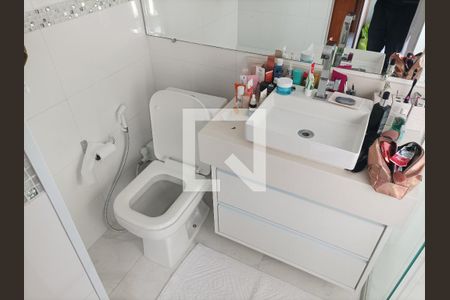 Casa à venda com 200m², 3 quartos e 6 vagas Casa à venda com 200m², 3 quartos e 6 vagasBanheiro 03 Suíte