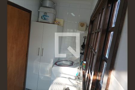 Casa à venda com 200m², 3 quartos e 6 vagas Casa à venda com 200m², 3 quartos e 6 vagasLavanderia