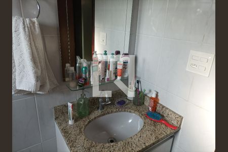 Casa à venda com 200m², 3 quartos e 6 vagas Casa à venda com 200m², 3 quartos e 6 vagasBanheiro 2