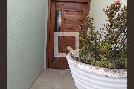 Casa à venda com 200m², 3 quartos e 6 vagas Casa à venda com 200m², 3 quartos e 6 vagasEntrada