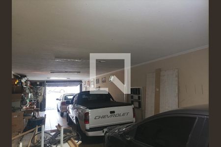 Casa à venda com 200m², 3 quartos e 6 vagas Casa à venda com 200m², 3 quartos e 6 vagasGaragem