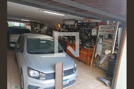 Casa à venda com 200m², 3 quartos e 6 vagas Casa à venda com 200m², 3 quartos e 6 vagasGaragem