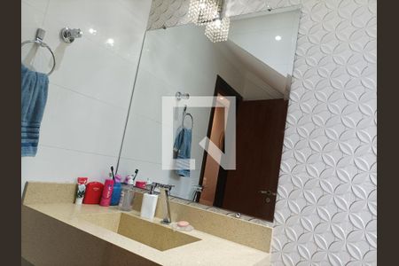 Casa à venda com 200m², 3 quartos e 6 vagas Casa à venda com 200m², 3 quartos e 6 vagasLavabo