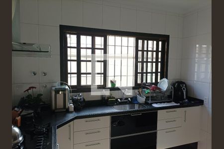 Casa à venda com 200m², 3 quartos e 6 vagas Casa à venda com 200m², 3 quartos e 6 vagasCozinha