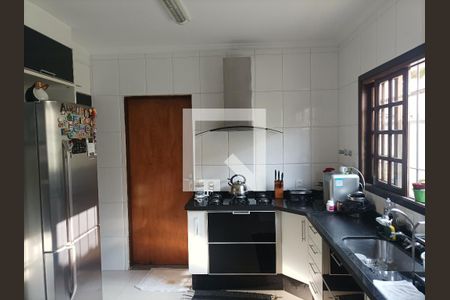 Casa à venda com 200m², 3 quartos e 6 vagas Casa à venda com 200m², 3 quartos e 6 vagasCozinha