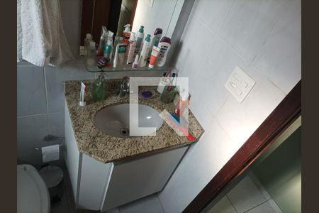 Casa à venda com 200m², 3 quartos e 6 vagas Casa à venda com 200m², 3 quartos e 6 vagasBanheiro 2