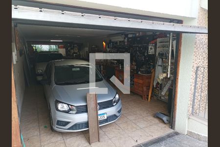 Casa à venda com 200m², 3 quartos e 6 vagas Casa à venda com 200m², 3 quartos e 6 vagasGaragem