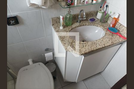 Casa à venda com 200m², 3 quartos e 6 vagas Casa à venda com 200m², 3 quartos e 6 vagasBanheiro 2