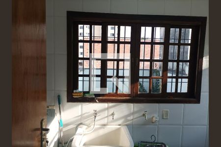 Casa à venda com 200m², 3 quartos e 6 vagas Casa à venda com 200m², 3 quartos e 6 vagasLavanderia