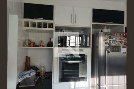 Casa à venda com 200m², 3 quartos e 6 vagas Casa à venda com 200m², 3 quartos e 6 vagasCozinha