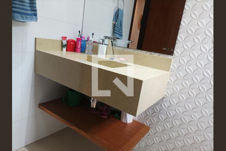 Casa à venda com 200m², 3 quartos e 6 vagas Casa à venda com 200m², 3 quartos e 6 vagasLavabo