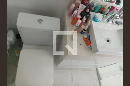 Casa à venda com 200m², 3 quartos e 6 vagas Casa à venda com 200m², 3 quartos e 6 vagasBanheiro 03 Suíte