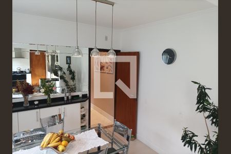 Casa à venda com 200m², 3 quartos e 6 vagas Casa à venda com 200m², 3 quartos e 6 vagasCozinha