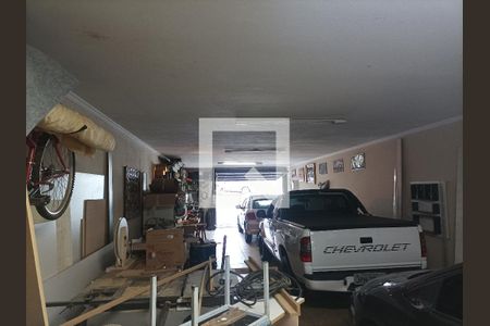 Casa à venda com 200m², 3 quartos e 6 vagas Casa à venda com 200m², 3 quartos e 6 vagasGaragem