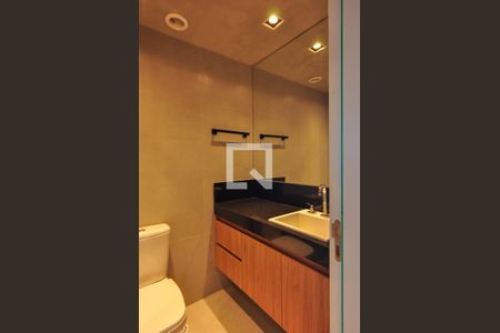 Banheiro de kitnet/studio para alugar com 1 quarto, 30m² em Pinheiros, São Paulo