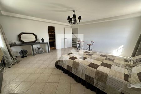 Casa de condomínio à venda com 278m², 4 quartos e 2 vagasSuíte 1