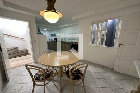 Casa de condomínio à venda com 278m², 4 quartos e 2 vagasCozinha