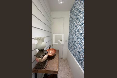 Casa de condomínio à venda com 278m², 4 quartos e 2 vagasLavabo