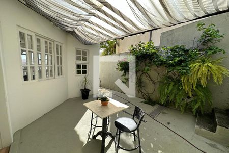 Casa de condomínio à venda com 278m², 4 quartos e 2 vagasHall da sala