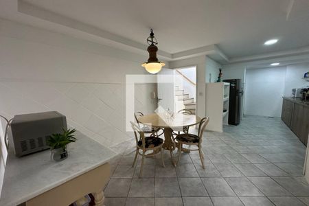 Casa de condomínio à venda com 278m², 4 quartos e 2 vagasCozinha