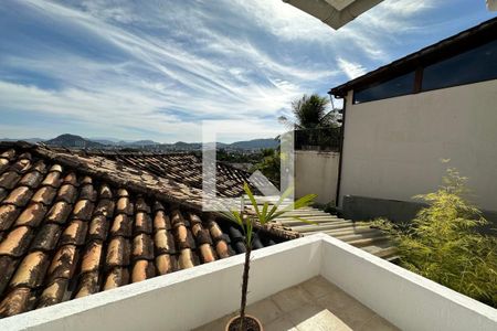 Casa de condomínio à venda com 278m², 4 quartos e 2 vagasVaranda da suíte 4